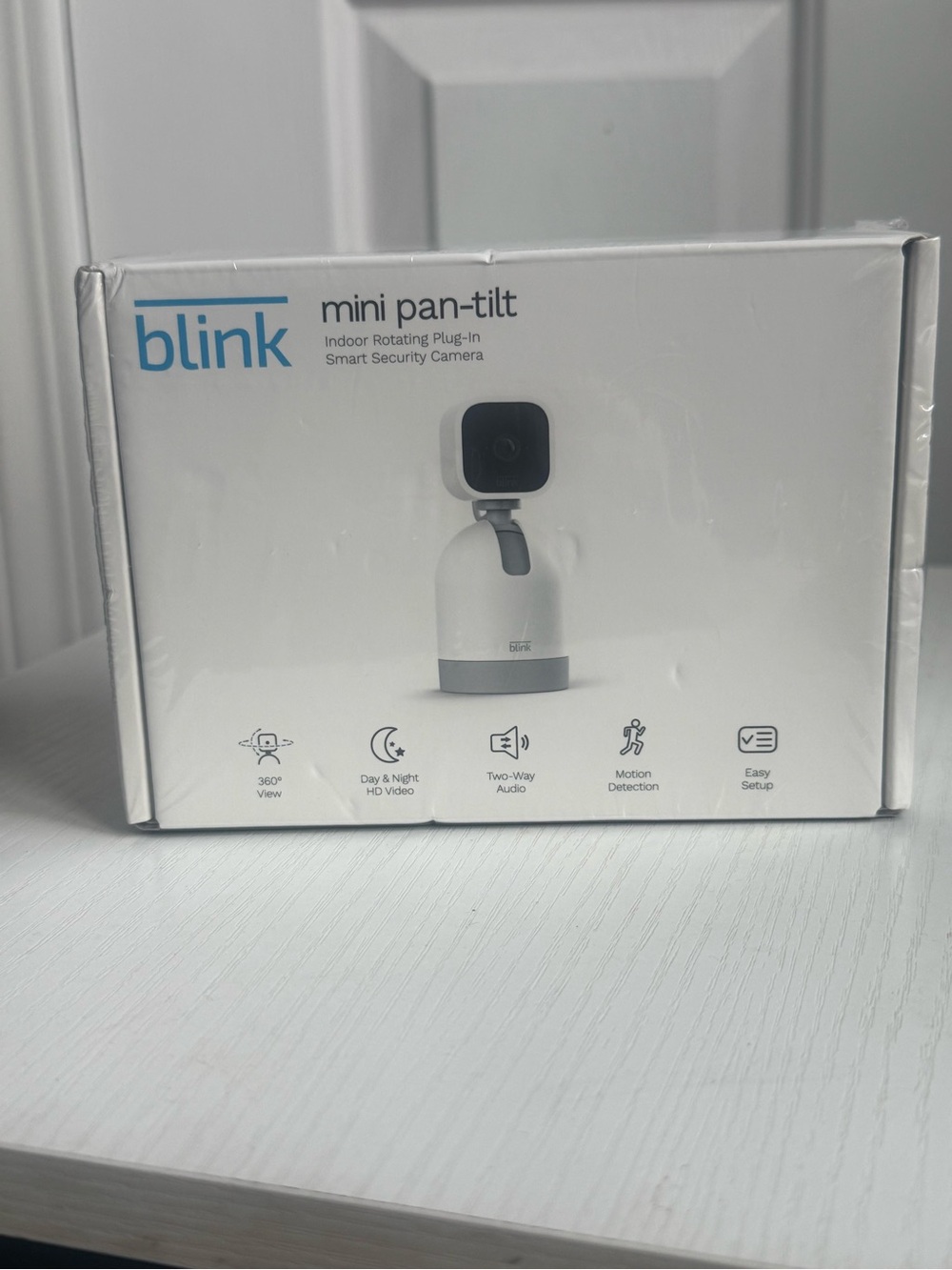 Link Blink mini pan-tilt Indoor Smart Security Camera - White